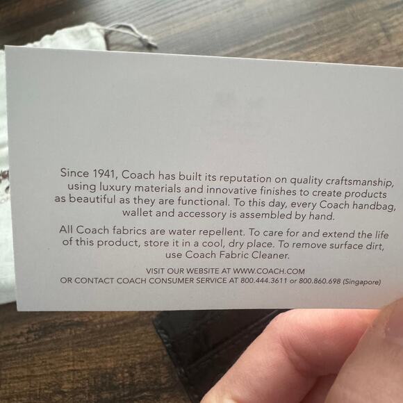 New Coach Embossed Liquid Gloss Patent Card Case in Black w/ Dust Bag - Picture 6 of 12